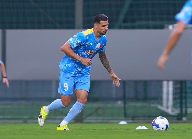 Hoàng Hên trải lòng về thầy Kim & Xuân Son ở ngày đầu "ăn cơm" ĐT Việt Nam - 5