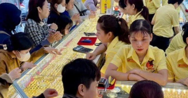Lỗ nặng khi "đu đỉnh" vàng - bạc