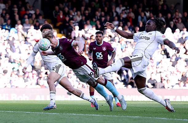 Trực tiếp bóng đá Fulham - Burnley: Jimenez chốt hạ trên chấm 11m (Ngoại hạng Anh) (Hết giờ) - 1