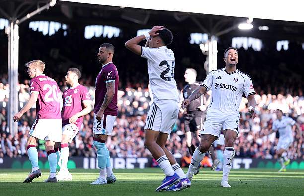 Trực tiếp bóng đá Fulham - Burnley: Jimenez chốt hạ trên chấm 11m (Ngoại hạng Anh) (Hết giờ) - 2