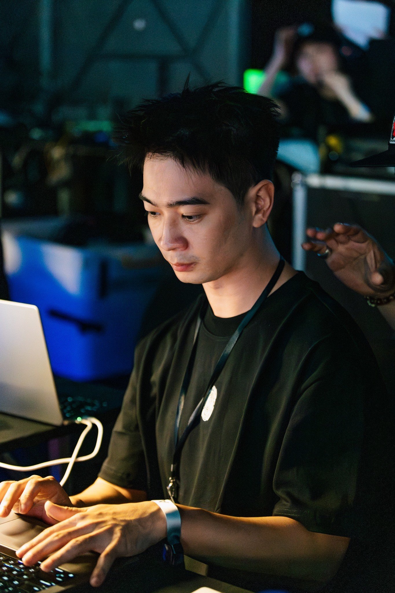 SlimV và JustaTee (phải).