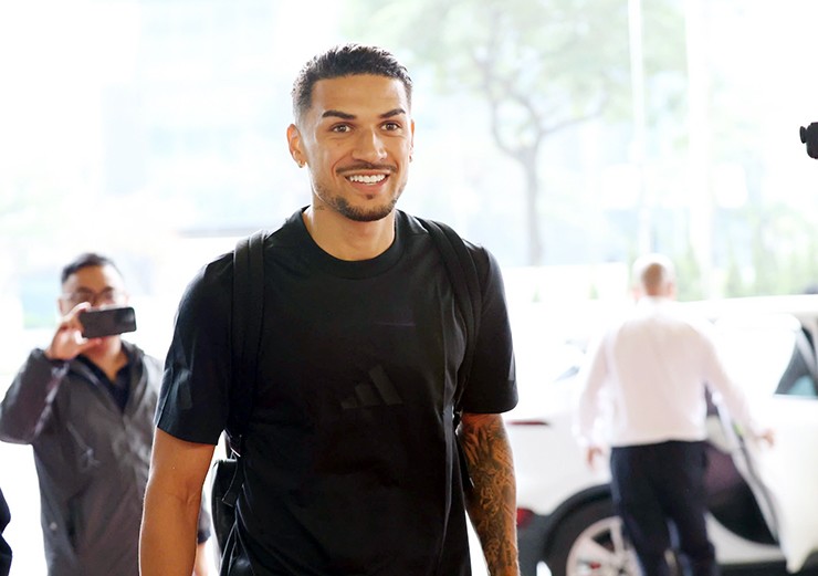 Hoàng Hên háo hức trong ngày hội quân ĐT Việt Nam.