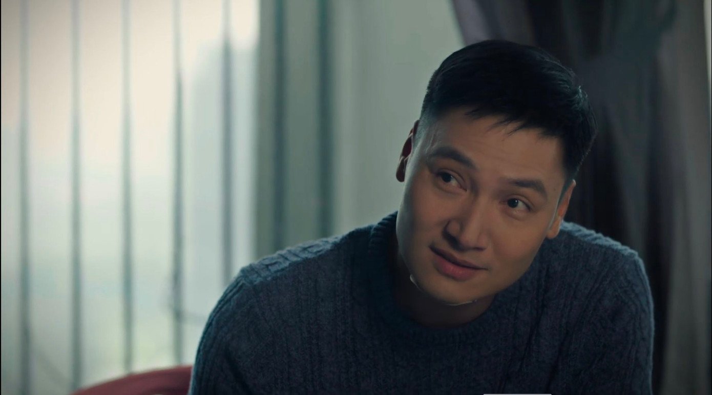 Vị trí vết thương của Mạnh Trường thiếu nhất quán và việc sử dụng băng dính trong gây tranh cãi.