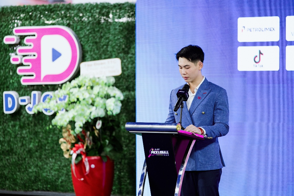 Chủ tịch D-Joy anh Đặng Quang Anh phát biểu khai mạc và tri ân các đối tác.