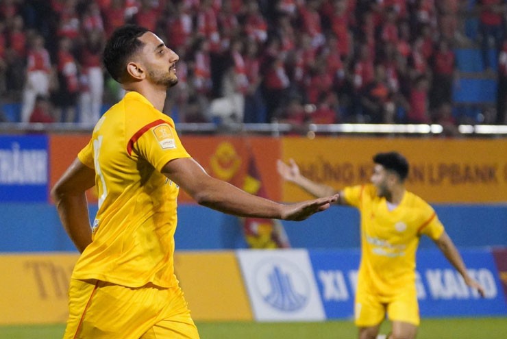 PVF-CAND chơi kiên cường