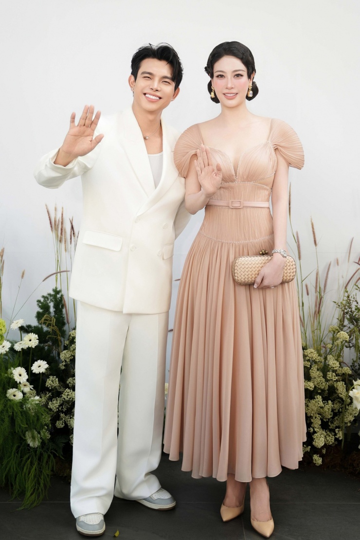 Lý Nhã Kỳ tôn ngực đầy, xách túi gần 200 triệu đồng - 3