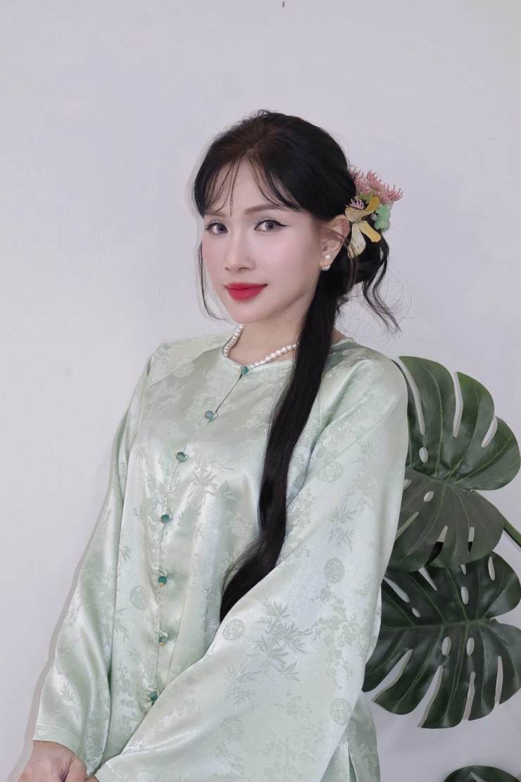 Về đời tư, Khả Như vướng tin đồn hẹn hò với diễn viên Huỳnh Phương.&nbsp;Cả hai thường xuất hiện cùng nhau trong nhiều sự kiện, chia sẻ nhiều khoảnh khắc thân mật và có những tương tác gần gũi trên mạng xã hội. Tuy vậy, họ vẫn chọn cách im lặng, không công khai chuyện tình cảm. Khả Như từng chia sẻ rằng cô hạn chế công khai chuyện cá nhân để tránh ảnh hưởng đến đời sống riêng và công việc.