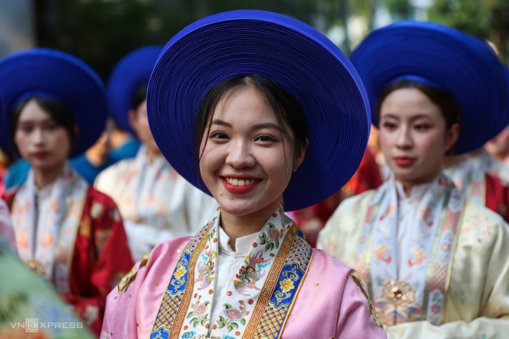 1.000 bạn trẻ mặc cổ phục diễu hành tại TP HCM - 5