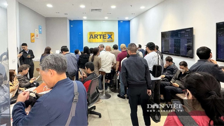 Khung cảnh tại Chứng khoán Artex được Dân Việt ghi nhận vào sáng 12/3. Ảnh: Anh Văn