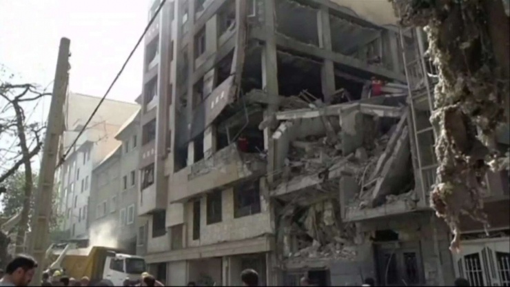 Iran dồn dập tấn công vào nhiều địa điểm ở Israel khiến hơn 300 người bị thương - 1