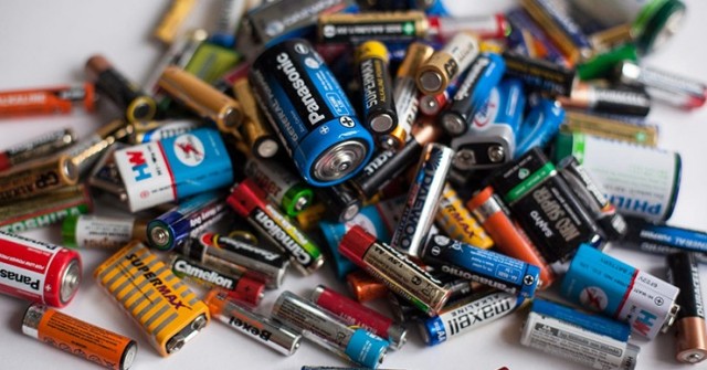 Chính pin AA và AAA đã khiến loại pin này gần như biến mất khỏi thị trường