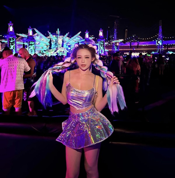 Sắc vóc hotgirl Hà thành đời đầu vừa kỉ niệm 13 năm kết hôn với chồng doanh nhân - 2