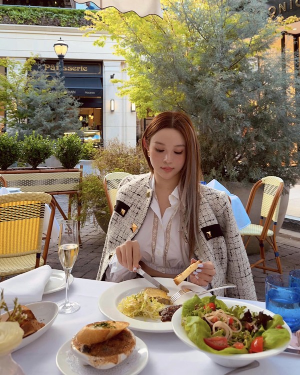 Sắc vóc hotgirl Hà thành đời đầu vừa kỉ niệm 13 năm kết hôn với chồng doanh nhân - 3