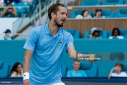 Tennis đỉnh cao Miami Open: Medvedev bất ngờ phải ngược dòng vất vả