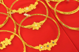 Giá vàng hôm nay 22/3 tiếp tục giảm