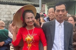 Cha U70 ở Thanh Hóa tái hôn sau 6 năm cô quạnh, con gái nghẹn ngào chúc phúc