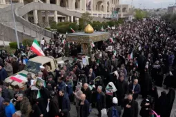 Nắm ‘át chủ bài’, Iran cứng rắn trước tối hậu thư của Mỹ