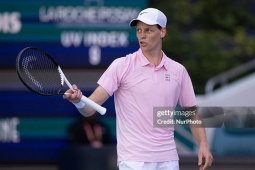 Nóng nhất thể thao tối 22/3: Sinner cân bằng kỷ lục của Djokovic