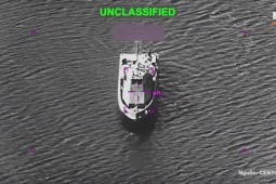 VIDEO: Mỹ tung đòn vào hạ tầng tên lửa Iran tại “yết hầu” Hormuz