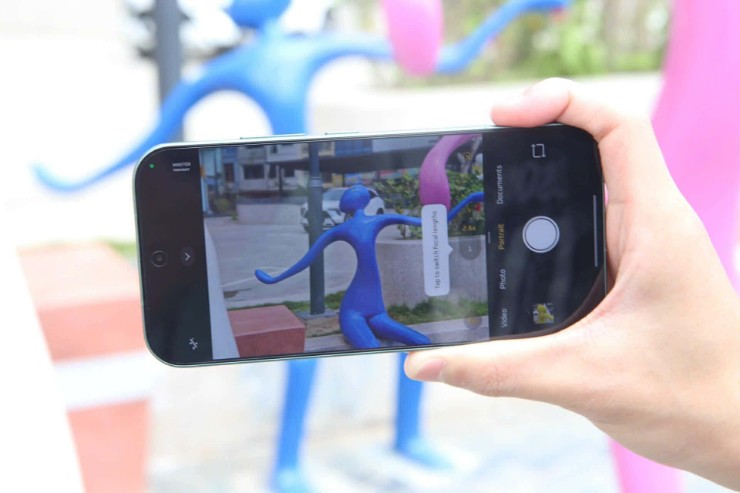 Đánh giá ban đầu cho thấy camera cho chất lượng tốt trong hầu hết tình huống, nhưng chưa thực sự nổi bật ở khả năng zoom xa hoặc xử lý nâng cao.&nbsp;Camera Xiaomi 17 hướng đến sự ổn định và dễ dùng, phù hợp chụp hằng ngày hơn là phục vụ nhu cầu nhiếp ảnh chuyên sâu.