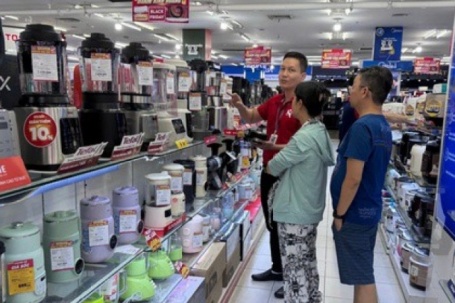 Điện máy, công nghệ "nhấp nhổm" tăng giá