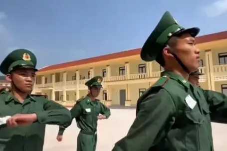 Tân binh Biên phòng rèn tập những bài học đầu tiên trong quân ngũ