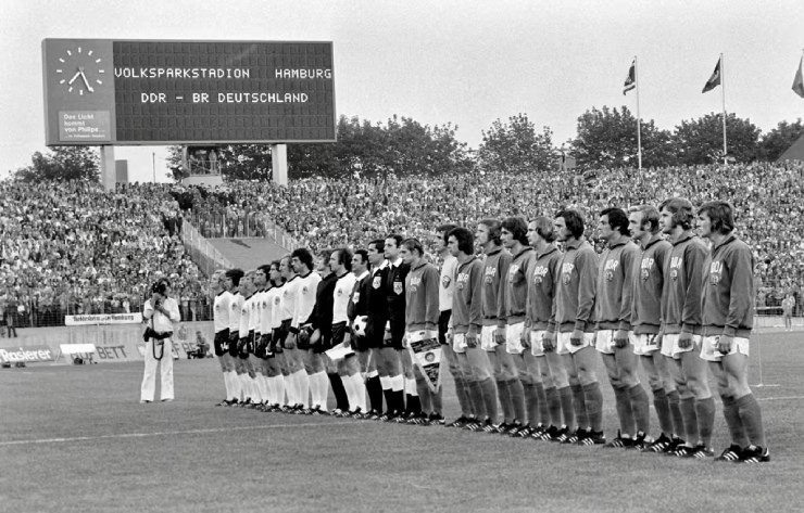 Trận cầu "độc nhất" World Cup Đông Đức - Tây Đức: 90 phút bùng nổ, giao thoa của lịch sử - 1