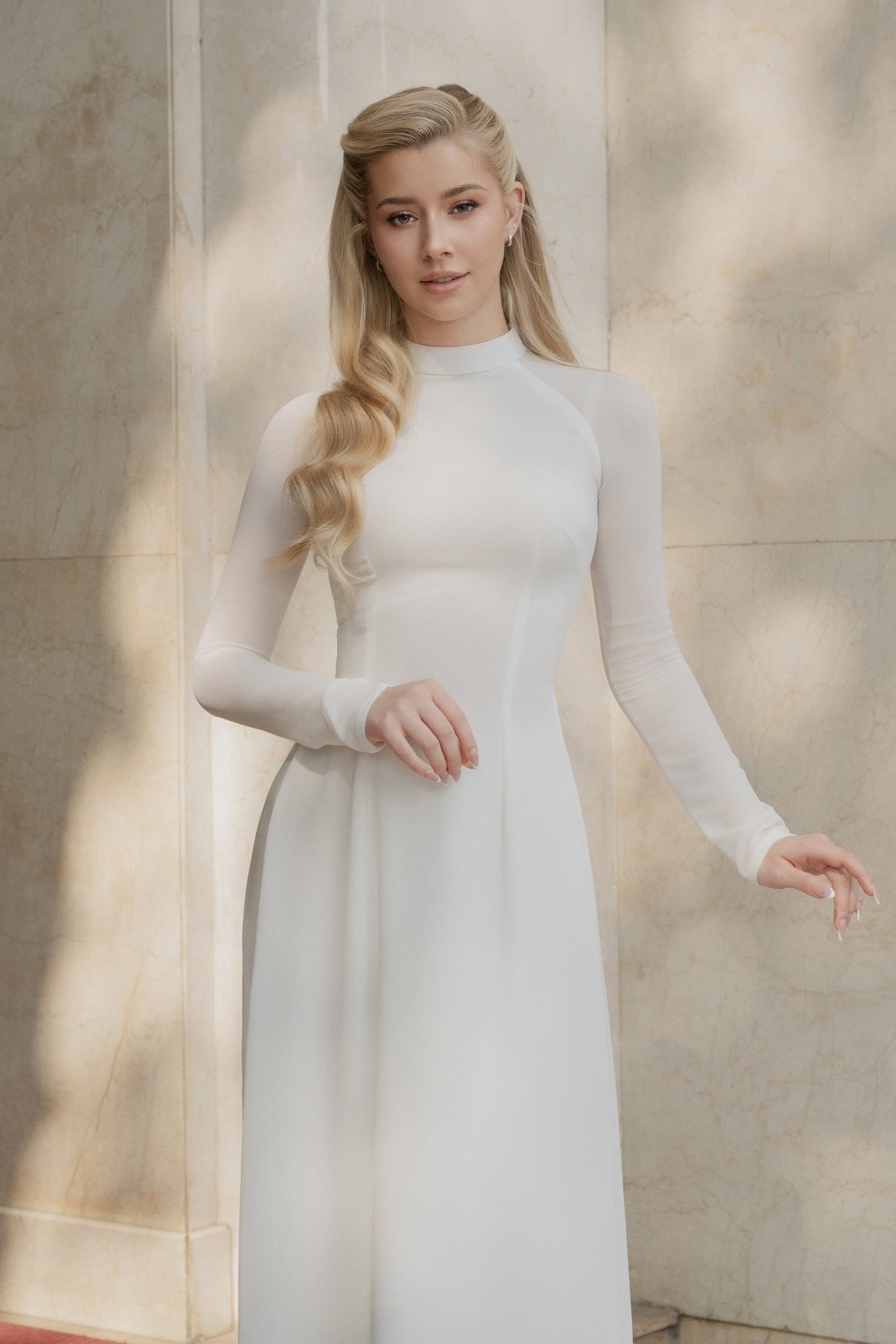 Miss Cosmo 2025 Yolina Lindquist và hành trình lan tỏa vẻ đẹp áo dài Việt Nam - 3