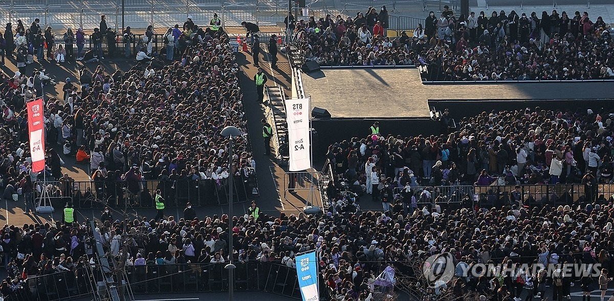 Biển người đổ về Seoul xem BTS - 17