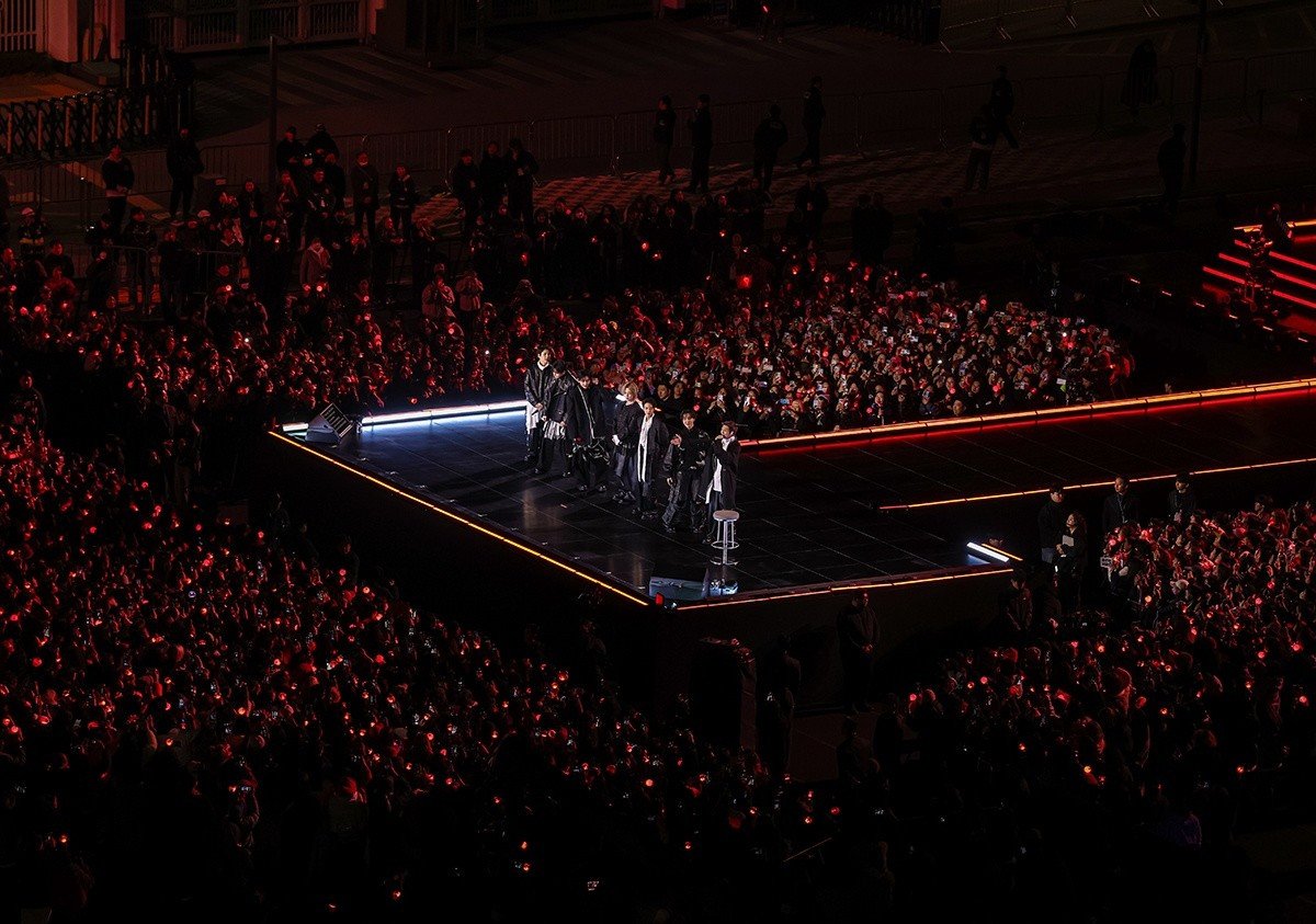 Biển người đổ về Seoul xem BTS - 12