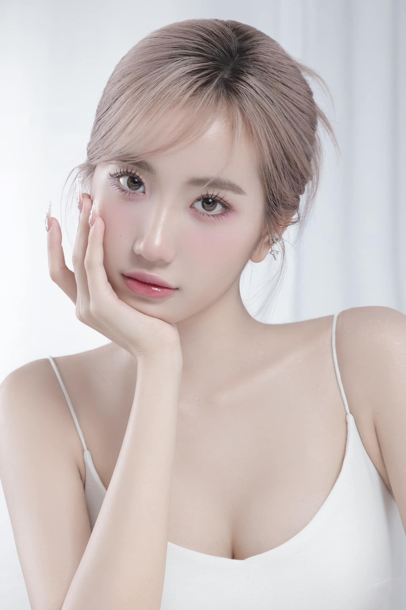 Mỹ nhân Việt nhuộm da nâu đón Hè: Xoài Non, Phương Ly dù đẹp vẫn gây tranh cãi - 7