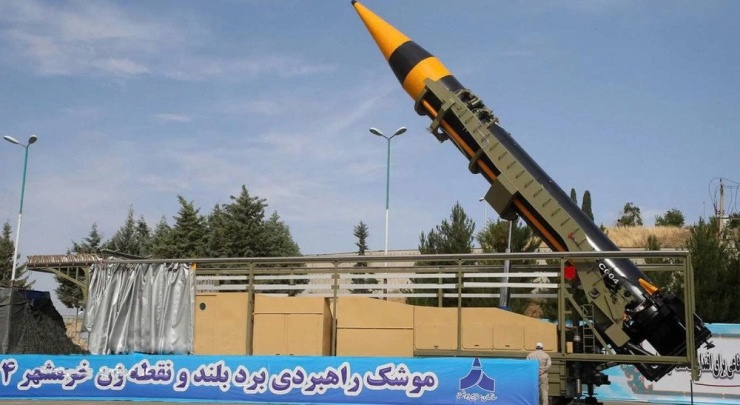 Iran đã tấn công một căn cứ quân sự chung của Mỹ và Anh trên đảo Diego Garcia, cách nước này 4.000km, bằng 2 tên lửa đạn đạo, ấn phẩm The Hill cho biết.