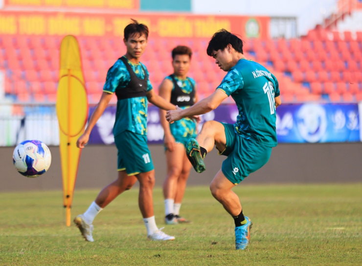 Công Phượng chấn thương nặng, chính thức lỡ phần còn lại mùa giải 2025/26