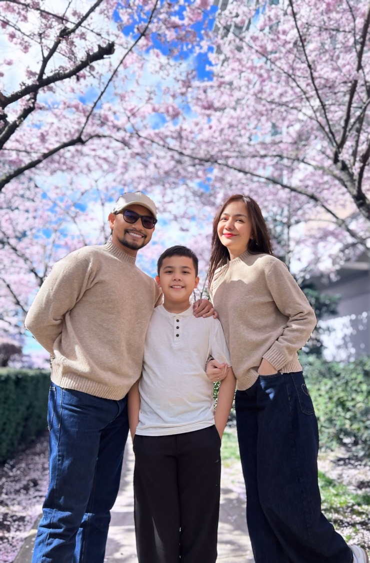 Ảnh sao 23/3: Lâm Khánh Chi đến nhà thắp hương cho Quý Bình - 5