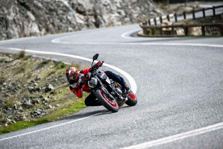 Ducati Monster 2026 thêm màu Sport Livery, lần đầu có cruise control - 6