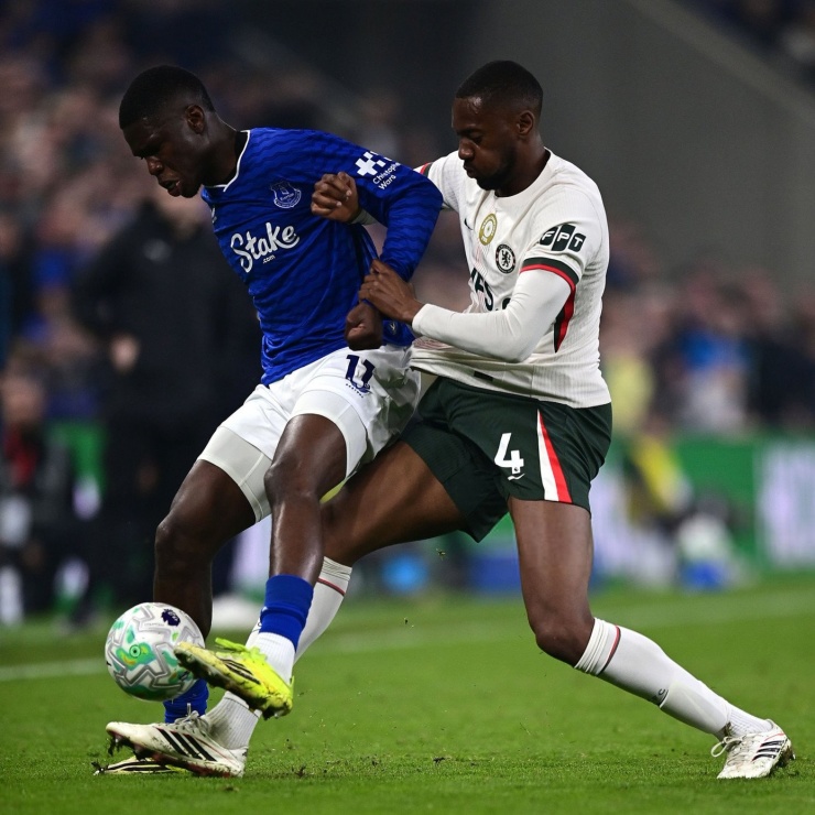 Liverpool và Chelsea đang cạnh tranh trực tiếp cho vị trí thứ 5.