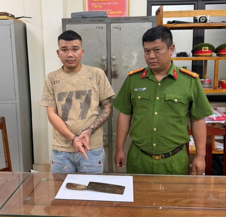 Đối tượng&nbsp;Dương Hữu Ninh và tang vật thu giữ.