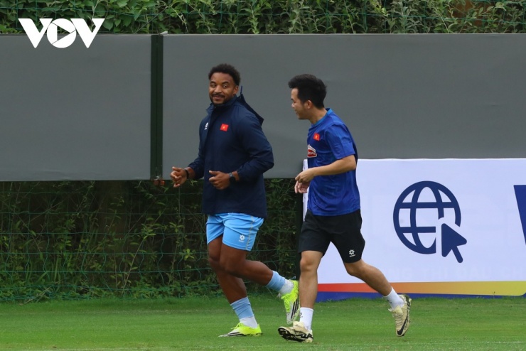 Xuân Son vẫn tập riêng cùng bác sĩ Trần Huy Thọ.