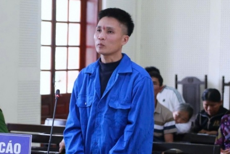 Thấy vợ vào phòng trọ cùng trai lạ, chồng cầm kéo đâm chết 'tình địch'