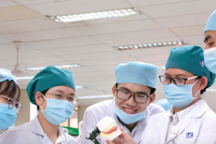 Tuyển thẳng đại học khối ngành sức khỏe có áp ngưỡng điểm sàn?