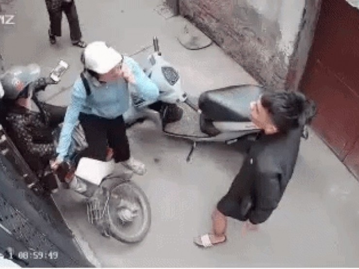 Hà Nội: Triệu tập đối tượng đánh liên tiếp vào mặt người phụ nữ ở Định Công