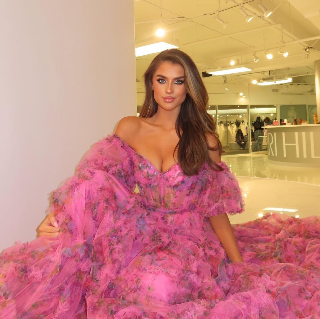 Mckinley Farese đã tham gia tổ chức Best Buddies trong 12 năm qua để giúp đỡ những người khuyết tật về trí tuệ và phát triển. Cô đã nói chuyện với hơn 5.000 trẻ em trong độ tuổi đi học trên khắp bang Tennessee, truyền tải thông điệp về sự thấu cảm và hòa nhập.