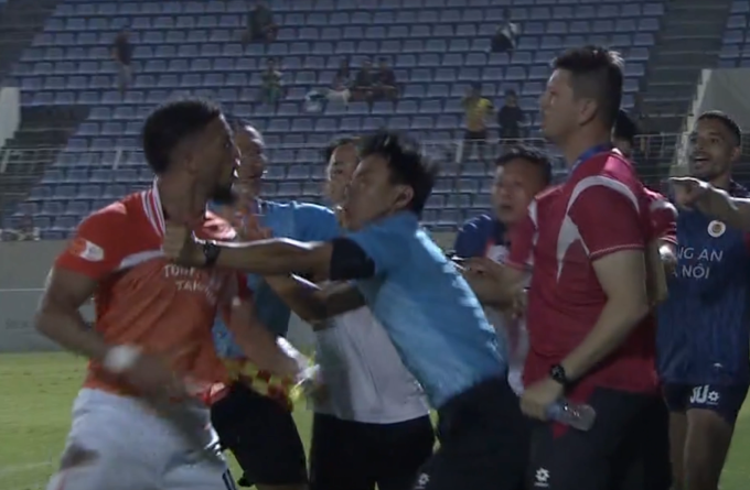 Diễn biến chính trận Đà Nẵng 0-1 CAHN.