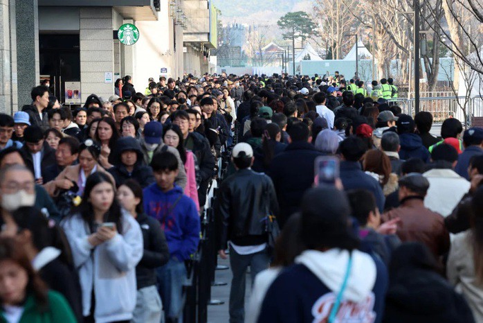 Cảnh sát chặn người mang dao, súng điện vì đêm nhạc BTS - 6