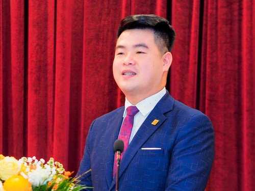 Ths.BS Phạm Văn Giào chia sẻ: “Cần đặc biệt lưu ý khi cảm giác trống rỗng kéo dài, chức năng học tập và công việc suy giảm, hoặc xuất hiện những suy nghĩ tiêu cực về bản thân”.