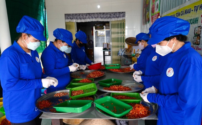 Cơ sở của anh Hải tạo việc làm cho nhiều lao động địa phương. Ảnh: An Minh