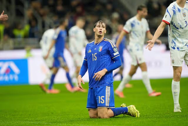 Áp lực đang vô cùng nặng nề cho các cầu thủ Italia trước viễn cảnh họ vắng mặt 3 kỳ World Cup liên tiếp