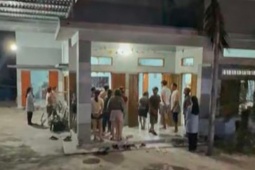 Người cha tử vong sau khi gắng sức cứu hai con thoát khỏi dòng nước xoáy trên biển