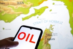 Giá dầu giảm mạnh khi ông Trump hủy tối hậu thư với Iran