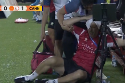 Trợ lý HLV Công an Hà Nội choáng sau xô xát với cầu thủ Đà Nẵng